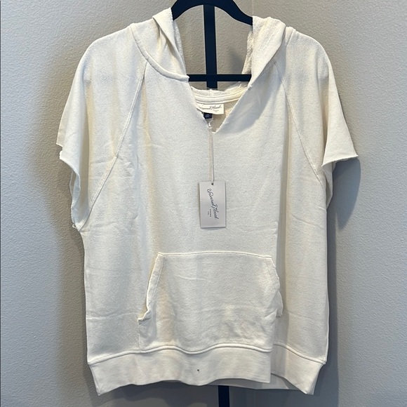 Universal Thread Tops - Universal Thread Cream Short Sleeve Boxy Hoodie